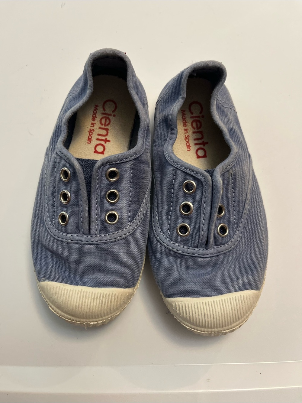 Cienta Kids Canvas Slip-On Sneakers in Light Blue and White